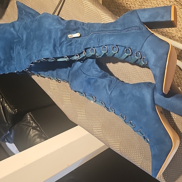 New Cape Robbin Betisa-8 over the knee boots....size 7..STUNNING!!!! - Picture 4 of 11